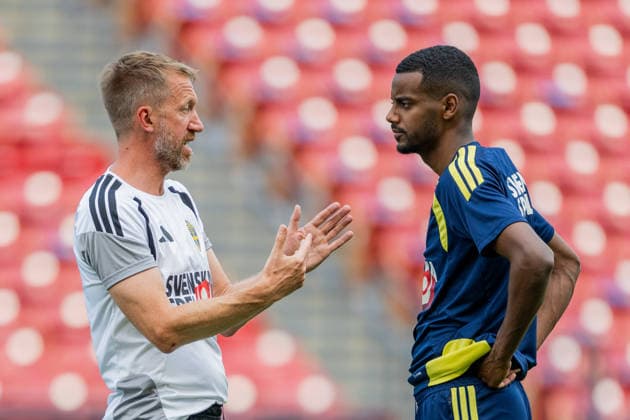 260623 Head coach Graham Potter and Alexander Isak of the Swedish national football team at a training session during day 13 of the FIFA World Cup, WM, Weltmeisterschaft, Fussball 2026 on June 23, 2026 in Dallas. Photo: Petter Arvidson BILDBYRAN kod PA PA1250 fotboll football soccer fotball vm fotbolls-vm fotball-vm fotbolls-vm 2026 fifa world cup 2026 träning practice training sverige sweden sverige a day 13 bbeng *** 260623 Head coach Graham Potter and Alexander Isak of the Swedish national soccer team at a training session on day 13 of the 2026 FIFA World Cup on June 23, 2026 in Dallas. Photo by Petter Arvidson, BILDBYRAN. Code  Copyright: PETTERxARVIDSON BB260623PA013