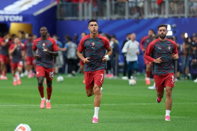 HOUSTON, TX - JUNE 23: Cristiano Ronaldo 7 of Portugal leads his team onto the pitch ahead of the FIFA World Cup, WM, Weltmeisterschaft, Fussball 2026 Group K match between Portugal and Uzbekistan on June 23, 2026, at Houston Stadium in Houston, Texas. (Photo by David Buono Icon Sportswire) SOCCER: JUN 23 FIFA World Cup 26 Group K - Portugal vs Uzbekistan EDITORIAL USE ONLY Icon260623005