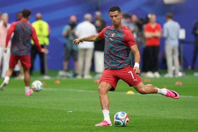 HOUSTON, TX - JUNE 23: Cristiano Ronaldo 7 of Portugal warms up before the FIFA World Cup, WM, Weltmeisterschaft, Fussball 2026 Group K match between Portugal and Uzbekistan on June 23, 2026, at Houston Stadium in Houston, Texas. (Photo by David Buono Icon Sportswire) SOCCER: JUN 23 FIFA World Cup 26 Group K - Portugal vs Uzbekistan EDITORIAL USE ONLY Icon260623007