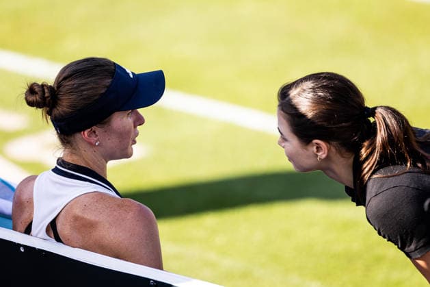 BAD HOMBURG, GERMANY - JUNE 23: Elina Svitolina (UKR) talking to medical staff during the Bad Homburg Open powered by Solarwatt Singles match between Liudmila Samsonova vs Elina Svitolina (UKR) at Kurpark Bad Homburg on June 23, 2026 in Bad Homburg, Germany. Hessen Germany Copyright: xSteffiexWunderlx