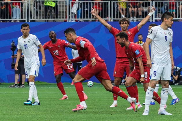 FIFA World Cup, WM, Weltmeisterschaft, Fussball 2026 - Portugal vs Uzbekistan Portugal s Cristiano Ronaldo (3L) celebrates a goal against Uzbekistan during the FIFA World Cup 2026 Group K soccer match Portugal vs Uzbekistan at Houston Stadium, Texas, USA, 23 June 2026. Houston Texas Estados Unidos  Copyright: xMIGUELxA.xLOPESx