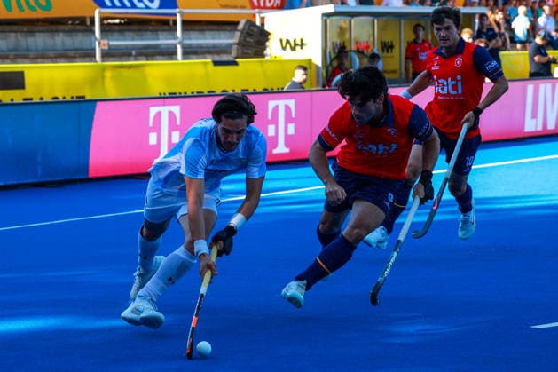 2026_06_23, FIH Hockey Pro League, Argentinien vs Spanien , Männer, Ernst-Reuter-Sportfeld Santiago Tarazona (Argentinien, 17) Berlin Berlin Germany *** June 23, 2026, FIH Hockey Pro League, Argentina vs. Spain, Mens, Ernst Reuter Sportfeld, Santiago Tarazona, Argentina, 17 Berlin, Berlin, Germany,detected_source_language