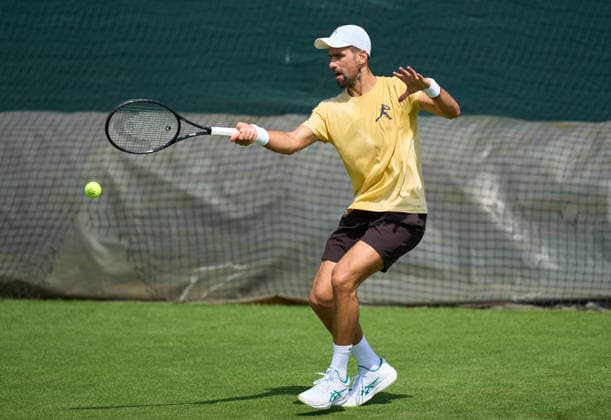 2026 Wimbledon, June 23, Practice LONDON, - JUNE 23: Novak Djokovic of Serbia plays a forehand during the 2026 Wimbledon, June 23, Practice at The all England club, Wimbledon on June 23, 2026 in London, GBR. London The all England club, Wimbledon GBR Copyright: xPeterxvanxdenxBerg ISIxPhotosx 9411