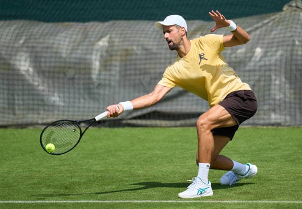2026 Wimbledon, June 23, Practice LONDON, - JUNE 23: Novak Djokovic of Serbia reaches for a forehand during the 2026 Wimbledon, June 23, Practice at The all England club, Wimbledon on June 23, 2026 in London, GBR. London The all England club, Wimbledon GBR Copyright: xPeterxvanxdenxBerg ISIxPhotosx 9411