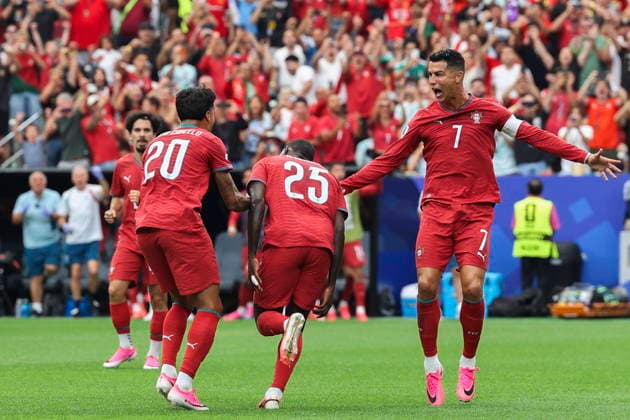 FIFA World Cup, WM, Weltmeisterschaft, Fussball 2026 - Portugal vs Uzbekistan Portugal s Cristiano Ronaldo (R) celebrates a goal against Uzbekistan during the FIFA World Cup 2026 Group K soccer match held at Houston Stadium, Texas, USA, 23 June 2026. Houston Texas UNITED STATES  Copyright: xMIGUELxA.xLOPESx