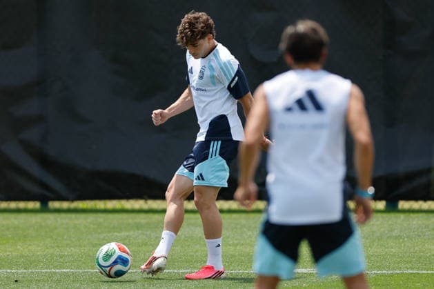 Argentina s striker Julian Alvarez reacts during a training session at the Sporting KC Training Center in Kansas, United Startes, 23 June 2026. Argentina national team, Nationalteam training session !ACHTUNG: NUR REDAKTIONELLE NUTZUNG!  Copyright: xJuanxIgnacioxRoncoronix GRAF4333 20260623-55020685876_1
