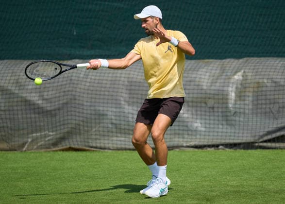 2026 Wimbledon, June 23, Practice LONDON, - JUNE 23: Novak Djokovic of Serbia plays a forehand during the 2026 Wimbledon, June 23, Practice at The all England club, Wimbledon on June 23, 2026 in London, GBR. London The all England club, Wimbledon GBR Copyright: xPeterxvanxdenxBerg ISIxPhotosx 9411