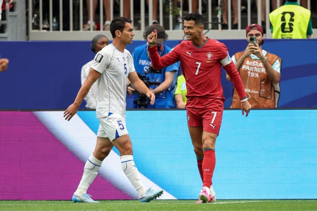 HOUSTON, TX - JUNE 23: Cristiano Ronaldo 7 of Portugal reacts as he just misses a crossing pass from a teammate during the FIFA World Cup, WM, Weltmeisterschaft, Fussball 2026 Group K match between Portugal and Uzbekistan on June 23, 2026, at Houston Stadium in Houston, Texas. (Photo by David Buono Icon Sportswire) SOCCER: JUN 23 FIFA World Cup 26 Group K - Portugal vs Uzbekistan EDITORIAL USE ONLY Icon260623013