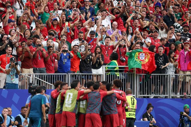 HOUSTON, TX - JUNE 23: Fans cheer after Cristiano Ronaldo 7 of Portugal scores his first goal during the FIFA World Cup, WM, Weltmeisterschaft, Fussball 2026 Group K match between Portugal and Uzbekistan on June 23, 2026, at Houston Stadium in Houston, Texas. (Photo by David Buono Icon Sportswire) SOCCER: JUN 23 FIFA World Cup 26 Group K - Portugal vs Uzbekistan EDITORIAL USE ONLY Icon260623020