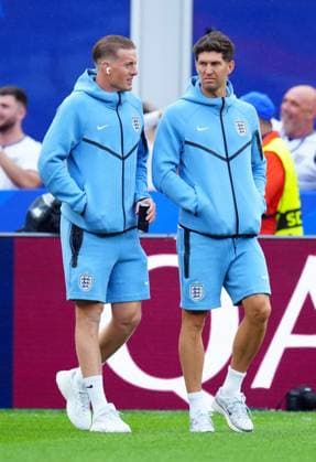 Jordan Pickford and John Stones of England ahead of kick-off England v Ghana, 2026 FIFA World Cup, WM, Weltmeisterschaft, Fussball Group L, Football, Boston Stadium, Foxborough, Massachusetts, USA - 23 Jun 2026Foxborough Boston Stadium Massachusetts (MA) United States of America EDITORIAL USE ONLY No use with unauthorised audio, video, data, fixture lists, club league logos or live services. Online in-match use limited to 120 images, no video emulation. No use in betting, games or single club league player publications.  Copyright: xJavierxGarcia Shutterstockx 16956021ai