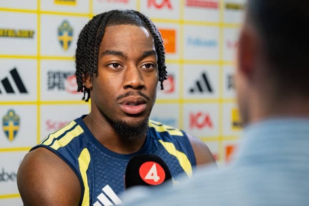 260623 Anthony Elanga of the Swedish men s national football team in the mixed zone after a training session during day 11 of the FIFA World Cup, WM, Weltmeisterschaft, Fussball 2026 on June 23, 2026 in Dallas. Photo: Petter Arvidson BILDBYRAN kod PA PA1251 fotboll football soccer fotball vm fotbolls-vm fotball-vm fotbolls-vm 2026 fifa world cup 2026 mixed zone sverige sweden sverige a day 13 bbeng *** June 23, 2026  Copyright: PETTERxARVIDSON BB260623PA116