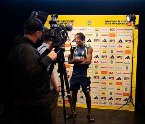 260623 Anthony Elanga of the Swedish men s national football team in the mixed zone after a training session during day 11 of the FIFA World Cup, WM, Weltmeisterschaft, Fussball 2026 on June 23, 2026 in Dallas. Photo: Petter Arvidson BILDBYRAN kod PA PA1251 fotboll football soccer fotball vm fotbolls-vm fotball-vm fotbolls-vm 2026 fifa world cup 2026 mixed zone sverige sweden sverige a day 13 bbeng *** June 23, 2026  Copyright: PETTERxARVIDSON BB260623PA117