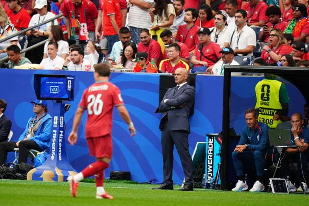 Portugal v Uzbekistan - FIFA World Cup, WM, Weltmeisterschaft, Fussball 2026 - Group K HOUSTON, USA - JUNE 23: Head coach of Portugal Roberto Martinez follows the 2026 FIFA World Cup First Stage Group K match between Portugal and Uzbekistan at NRG Stadium (Houston Stadium) in Houston, Texas, United States on June 23, 2026. Hakan Akgun Anadolu Texas United States. Editorial use only. Please get in touch for any other usage.  Copyright: x2026xAnadoluxHakanxAkgunx