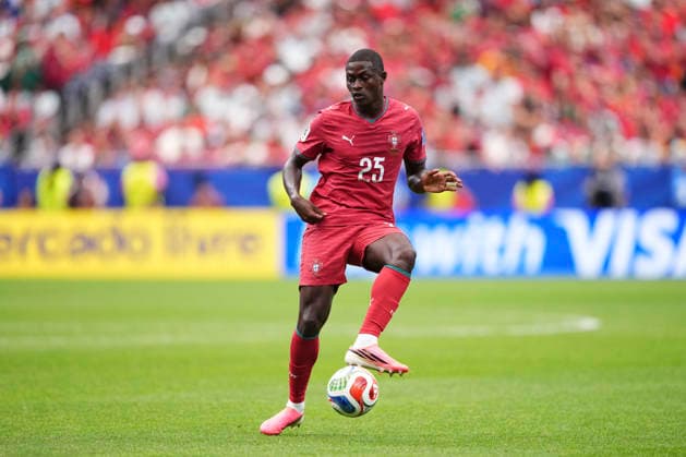 Portugal v Uzbekistan: Group K - FIFA World Cup, WM, Weltmeisterschaft, Fussball 2026 Nuno Mendes of Portugal plays the ball during the FIFA World Cup 2026 Group K match between Portugal and Uzbekistan at Houston Stadium on June 23, 2026 in Houston, Texas. Houston TX United States  Copyright: xJosexBretonx originalFilename:bretonhernandez-portugal260623_npiJS.jpg