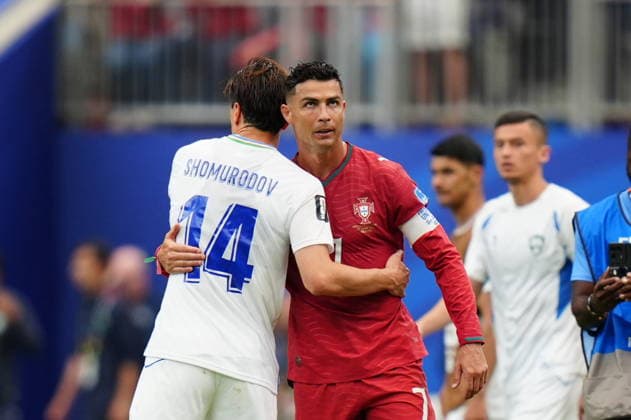 Portugal v Uzbekistan - FIFA World Cup, WM, Weltmeisterschaft, Fussball 2026 - Group K HOUSTON, USA - JUNE 23: Cristiano Ronaldo greets the opponent after the 2026 FIFA World Cup First Stage Group K match between Portugal and Uzbekistan at NRG Stadium (Houston Stadium) in Houston, Texas, United States on June 23, 2026. Hakan Akgun Anadolu Texas United States. Editorial use only. Please get in touch for any other usage.  Copyright: x2026xAnadoluxHakanxAkgunx