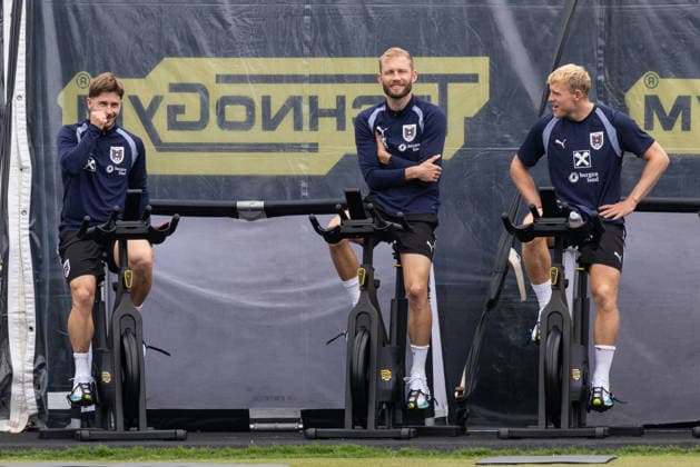 SOCCER - FIFA World Cup, WM, Weltmeisterschaft, Fussball 2026, preview SANTA BARBARA,CALIFORNIA,USA,23.JUN.26 - SOCCER - FIFA World Cup 2026, USA, Mexico, Canada, preview, OEFB, Oesterreichischer Fussball-Bund, training team AUT. Image shows Romano Schmid, Konrad Laimer and Xaver Schlager (AUT).  GEPAxpictures xArminxRauthner