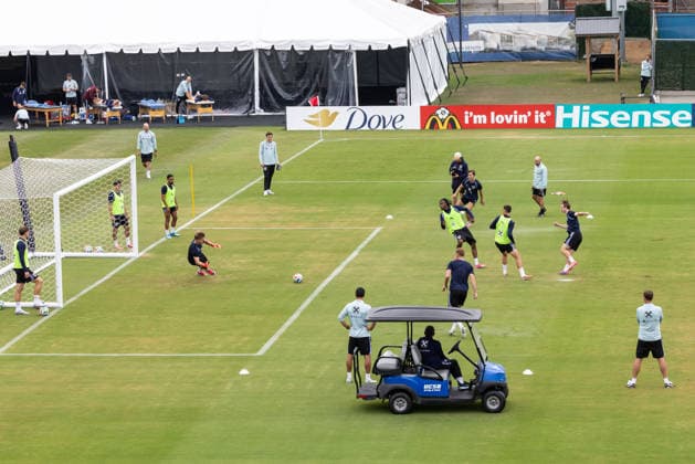 SOCCER - FIFA World Cup, WM, Weltmeisterschaft, Fussball 2026, preview SANTA BARBARA,CALIFORNIA,USA,23.JUN.26 - SOCCER - FIFA World Cup 2026, USA, Mexico, Canada, preview, OEFB, Oesterreichischer Fussball-Bund, training team AUT. Image shows head coach Ralf Rangnick (AUt) and the team of AUT.  GEPAxpictures xArminxRauthner