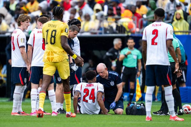 260623 Reece James of England receives medical attention during the FIFA World Cup, WM, Weltmeisterschaft, Fussball 2026 group stage football match between England and Ghana on June 23, 2026 in Foxborough. Photo: Jon Olav Nesvold BILDBYRAN COP 217 JE0135 fotboll football soccer fotball vm fotbolls-vm fotball-vm fotbolls-vm 2026 fifa world cup 2026 13 bbeng *** June 23, 2026  Copyright: JONxOLAVxNESVOLD BB260623JE036
