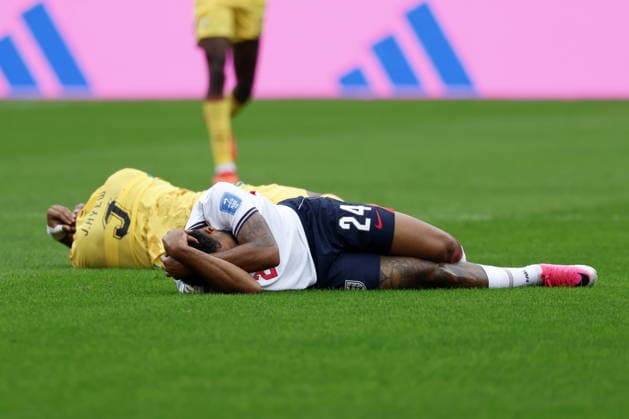 FIFA World Cup, WM, Weltmeisterschaft, Fussball 2026 - Group L - England vs Ghana Jordan Ayew of Ghana (back) and Reece James of England fal on the ground during the FIFA World Cup 2026 group stage match England against Ghana, in Boston, Massachusetts, USA, 23 June 2026. Foxborough United States  Copyright: xGREGxM.xCOOPERx