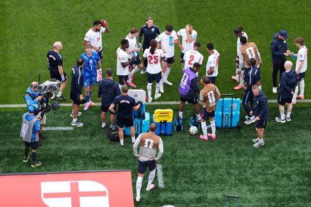 England during the hydration break England v Ghana, 2026 FIFA World Cup, WM, Weltmeisterschaft, Fussball Group L, Football, Boston Stadium, Foxborough, Massachusetts, USA - 23 Jun 2026Foxborough Boston Stadium Massachusetts (MA) United States of America EDITORIAL USE ONLY No use with unauthorised audio, video, data, fixture lists, club league logos or live services. Online in-match use limited to 120 images, no video emulation. No use in betting, games or single club league player publications.  Copyright: xIsmaelxAdnan Shutterstockx 16956027cb