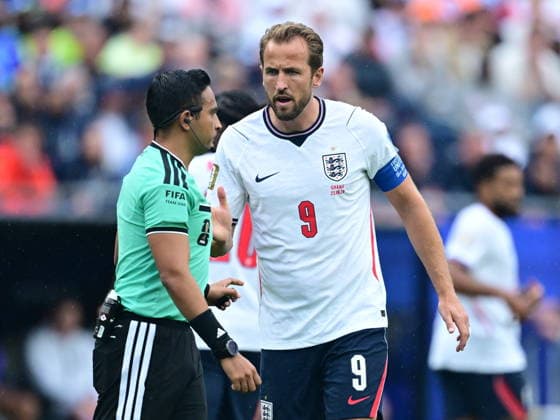 England v Ghana - FIFA World Cup, WM, Weltmeisterschaft, Fussball 2026 - Group L FOXBOROUGH, USA - JUNE 23: Harry Kane (9) of England talks with referee during the 2026 FIFA World Cup First Stage Group L match between England and Ghana at Gillette Stadium (Boston Stadium) in Foxborough, Massachusetts, United States on June 23, 2026. Abdulhamid Hosbas Anadolu Massachusetts United States. Editorial use only. Please get in touch for any other usage.  Copyright: x2026xAnadoluxAbdulhamidxHosbasx