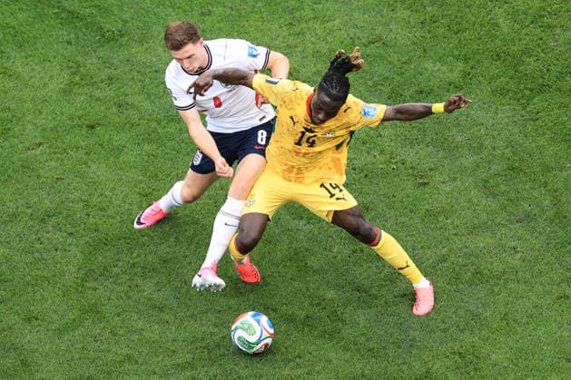 Football - FIFA World Cup, WM, Weltmeisterschaft, Fussball - Group L - England v Ghana 23rd June 2026 - FIFA World Cup - Group L - England v Ghana - Elliot Anderson of England and Gideon Mensah of Ghana - Photo: Simon Stacpoole Offside. Foxborough USA *** Fußball – FIFA-Weltmeisterschaft, Gruppe L  Copyright: xSimonxStacpoolexOffside