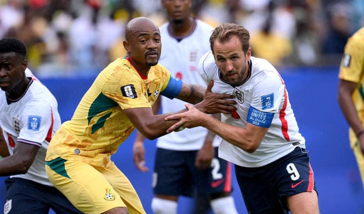 Fussball FIFA WM 2026 Vorrunde Gruppe L in Boston England - Ghana 23.06.2026 Jordan Ayew (li, Ghana) gegen Harry Kane (re, England) *** Soccer