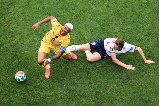 Football - FIFA World Cup, WM, Weltmeisterschaft, Fussball - Group L - England v Ghana 23rd June 2026 - FIFA World Cup - Group L - England v Ghana - Jordan Ayew of Ghana and Elliot Anderson of England - Photo: Simon Stacpoole Offside. Foxborough USA *** Fußball – FIFA-Weltmeisterschaft, Gruppe L  Copyright: xSimonxStacpoolexOffside