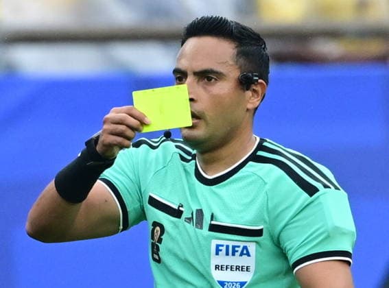 England v Ghana - FIFA World Cup, WM, Weltmeisterschaft, Fussball 2026 - Group L FOXBOROUGH, USA - JUNE 23: Referee Said Martinez shows yellow card during the 2026 FIFA World Cup First Stage Group L match between England and Ghana at Gillette Stadium (Boston Stadium) in Foxborough, Massachusetts, United States on June 23, 2026. Abdulhamid Hosbas Anadolu Massachusetts United States. Editorial use only. Please get in touch for any other usage.  Copyright: x2026xAnadoluxAbdulhamidxHosbasx