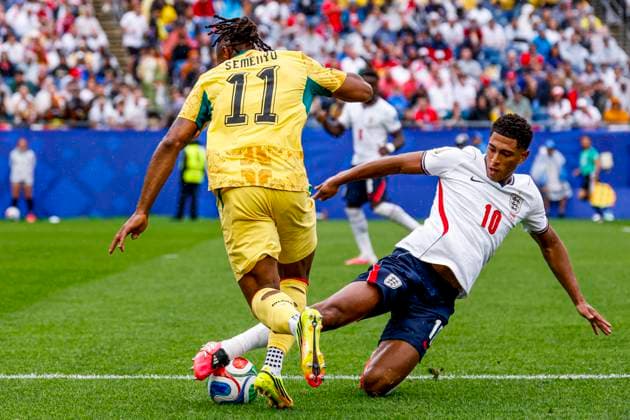 Antoine Semenyo of Ghana and Jude Bellingham of England battle for the ball , Group L - FIFA World Cup, WM, Weltmeisterschaft, Fussball 2026, England v Ghana, Boston Stadium, June 23, 2026, Boston, United States.