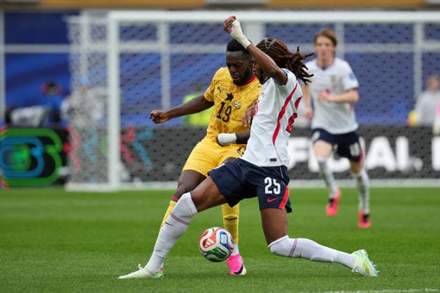 IPA85986469 - Inaki Williams of Ghana in action against Djed Spence of England during the Group L match between England and Ghana at the FIFA World Cup, WM, Weltmeisterschaft, Fussball in Boston, USA, on June 23, 2026  Copyright: xEmmanuelexMastrodonato IPAxSportx xx 85986469