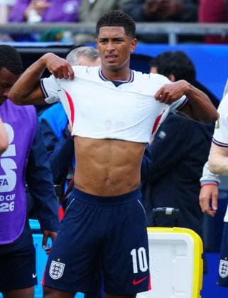 Jude Bellingham of England reacts after being told that he is to be substituted England v Ghana, 2026 FIFA World Cup, WM, Weltmeisterschaft, Fussball Group L, Football, Boston Stadium, Foxborough, Massachusetts, USA - 23 Jun 2026Foxborough Boston Stadium Massachusetts (MA) United States of America EDITORIAL USE ONLY No use with unauthorised audio, video, data, fixture lists, club league logos or live services. Online in-match use limited to 120 images, no video emulation. No use in betting, games or single club league player publications.  Copyright: xJavierxGarcia Shutterstockx 16956021dm