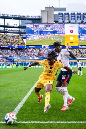 260623 Fatawu Issahaku of Ghana and Noni Madueke of England during the FIFA World Cup, WM, Weltmeisterschaft, Fussball 2026 group stage football match between England and Ghana on June 23, 2026 in Foxborough. Photo: Jon Olav Nesvold BILDBYRAN COP 217 JE0135 fotboll football soccer fotball vm fotbolls-vm fotball-vm fotbolls-vm 2026 fifa world cup 2026 13 bbeng *** June 23, 2026  Copyright: JONxOLAVxNESVOLD BB260623JE070