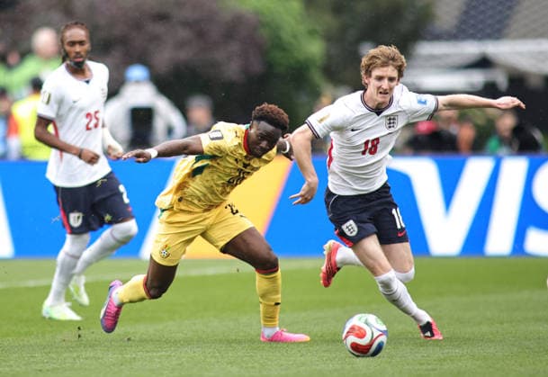 June 23, 2026, Foxborough, Massachusetts, USA: Ghana defender MARVIN SENAYA (26) and England midfielder ANTHONY GORDOn (18) battle for the ball during the June 23rd FIFA World Cup, WM, Weltmeisterschaft, Fussball 2026 matchup between England and Ghana at Gillette Stadium. Foxborough USA - ZUMAs325 20260623_zsp_s325_018 Copyright: xJessxStilesx