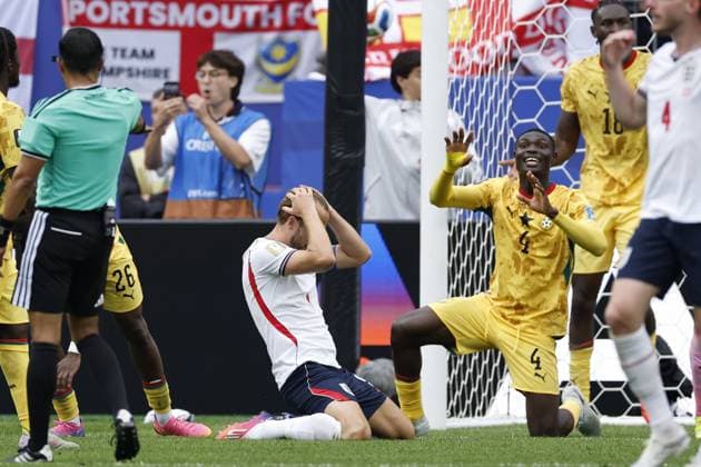 FOXBOROUGH - (LR) Harry Kane of England is disappointed, Jonas Adjetey of Ghana during the FIFA 2026 World Cup Group L match between England and Ghana at Boston Stadium on June 23, 2026 in Foxborough, United States. MAURICE VAN STEEN ANP FIFA World Cup, WM, Weltmeisterschaft, Fussball 2026 2026 xVIxANPxSportx xMauricexvanxSteenxIVx 561783465 originalFilename: 561783465.jpg