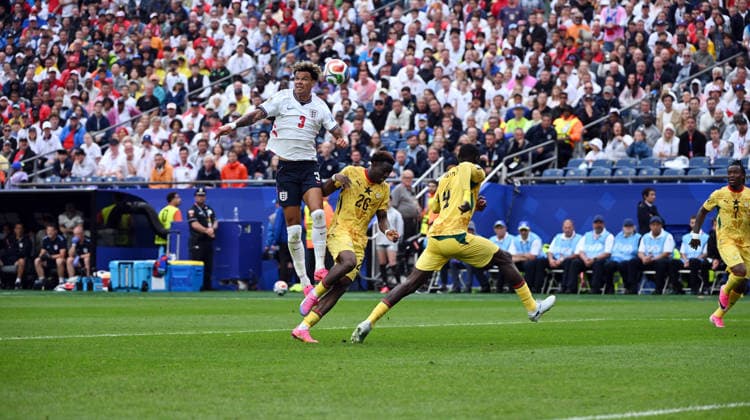 Fußball, Herren, FIFA World Cup, WM, Weltmeisterschaft, Fussball 2026, Spiel in Boston (Gruppe L, 2. Spieltag), England - Ghana, v. l. Nico OÂ Reilly (England), Marvin Senaya (Ghana), Jonas Adjetey (Ghana); Torchance, 23.06. 2026, *** Soccer, Mens, 2026 FIFA World Cup, Match in Boston, Group L, Matchday 2, England vs. Ghana, from left Copyright: xMatthiasxKochx