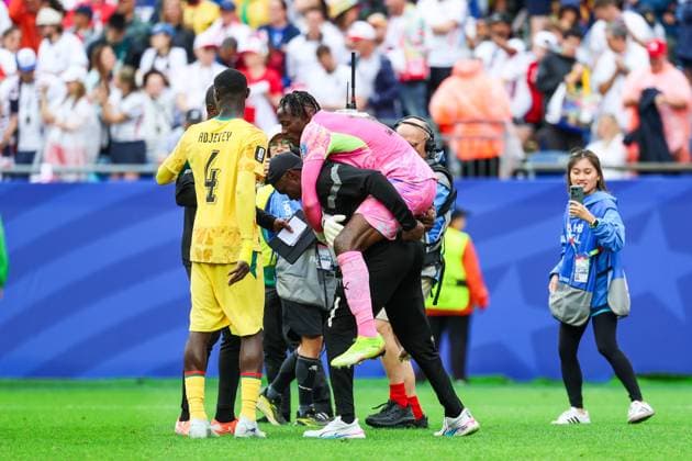 RECORD DATE NOT STATED FIFA World Cup, WM, Weltmeisterschaft, Fussball 2026 - Group L - England v Ghana Benjamin Asare goalkeeper of Ghana celebrates the 0-0 draw against England in the second round of Group L of the 2026 FIFA World Cup group stage at Boston Stadium, in Massachusetts, United States, on Tuesday, June 23, 2026.(Foto: William Volcov Brazil Photo Press IMAGO) Sports Foxborough MA United States of America Copyright: xWILLIAMxVOLCOVx