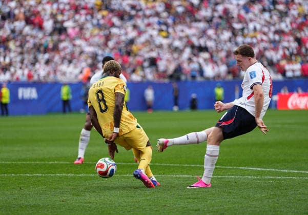 Elliot Anderson (England) shoots on goal during England and Ghana, Group L FIFA World Cup, WM, Weltmeisterschaft, Fussball 2026, Boston Stadium, Boston, USA on June 23, 2026. Thor Wegner DeFodi Images. (Photo by DeFodi Images) - *** Elliot Anderson of England takes a shot on goal during the match between England and Ghana in Group L of the 2026 FIFA World Cup at Boston Stadium in Boston, USA, on June 23, 2026. Photo by DeFodi Images (Thor Wegner),detected_source_language