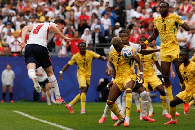 Ghana midfielder Kwasi Sibo blocks a header shot by England midfielder Elliot Anderson during the second half of their FIFA World Cup, WM, Weltmeisterschaft, Fussball match at Gillette Stadium in Foxborough, Massachusetts, on Tuesday, June 23, 2026.  BOP20260623028 CJxGUNTHER