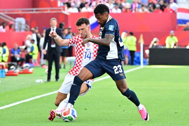 FIFA World Cup, WM, Weltmeisterschaft, Fussball 2026 - Group L - Panama vs Croatia Ivan Perisic of Croatia (L) in action against Michael Amir Murillo of Panama (R) during the FIFA World Cup 2026 group stage match Panama against Croatia, in Toronto, Canada, 23 June 2026. TORONTO United States  Copyright: xEDUARDOxLIMAx