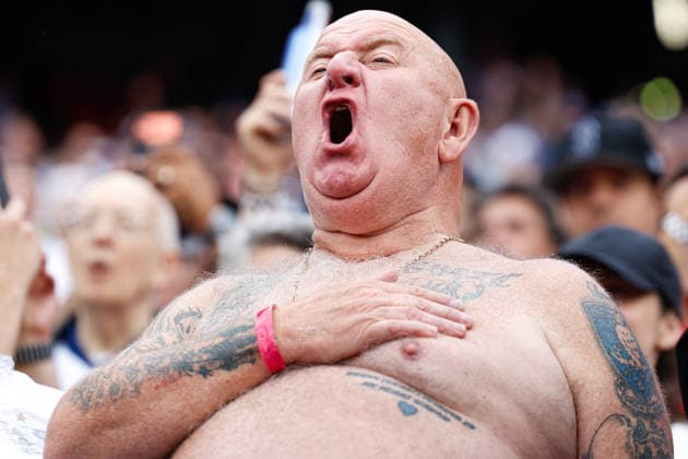 June 23, 2026; Foxborough, Massachusetts, USA; An England supporter sings the English national anthem ahead of a FIFA World Cup, WM, Weltmeisterschaft, Fussball 2026 Group L match between England and Ghana at Boston Stadium. (c) CSM - ZUMAc04_ 20260623_zma_c04_058 Copyright: xBurtxGranofskyx