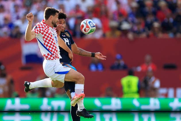 Carlos Harvey (L) of Panama vies for the ball with Mateo Kovacic of Croatia during a Group L match of the 2026 FIFA World Cup, WM, Weltmeisterschaft, Fussball between Panama and Croatia at BMO stadium in Toronto, Canada, 23 June 2026. FIFA World Cup 2026 - Group L - Panama - Croatia !ACHTUNG: NUR REDAKTIONELLE NUTZUNG!  Copyright: xBienvenidoxVelascox GR3039 20260623-55020687942_1
