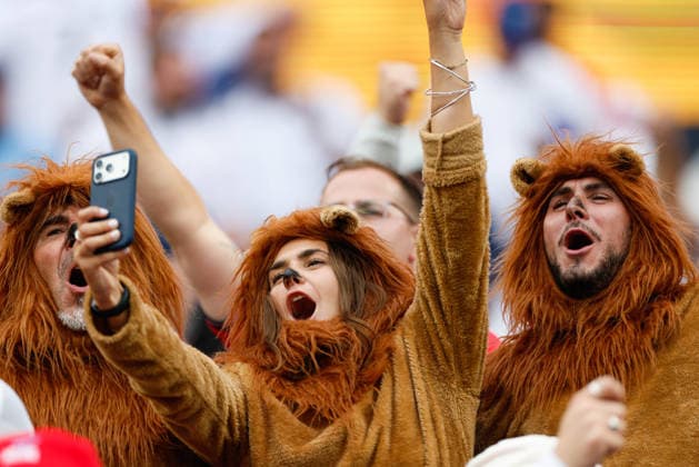 June 23, 2026; Foxborough, Massachusetts, USA; England supporters dressed as lions sing after a FIFA World Cup, WM, Weltmeisterschaft, Fussball 2026 Group L match between England and Ghana at Boston Stadium. (c) CSM - ZUMAc04_ 20260623_zma_c04_063 Copyright: xBurtxGranofskyx