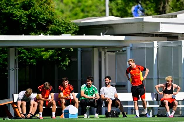 Belgian national football team - FIFA World Cup, WM, Weltmeisterschaft, Fussball 2026 - media activities 23 06 2026 RENTON, UNITED STATES OF AMERICA - JUNE 23 : De Bruyne Kevin forward of Belgium, Sels Matz goalkeeper of Belgium, Vanaken Hans midfielder of Belgium pictured during a training session of the Belgian national football team during the FIFA World Cup 2026 on June 23, 2026 in Renton, United States of America, 23 06 2026 Renton United States of America  Copyright: xJanxDexMeuleneirx