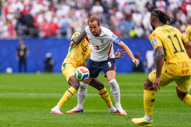 Harry Kane of England and Thomas Partey of Ghana challenge for possession of the ball during the match between England and Ghana in the second round of the group stage of the 2026 World Cup, held at Boston Stadium in Boston, United States. Richard Callis Fotoarena (Richard Callis SPP)  Copyright: xRichardxCallisx xSPPx spp-en-RiCa-2968538