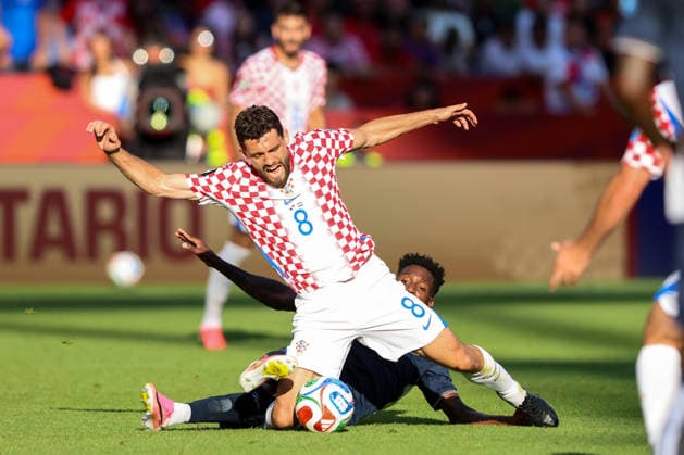 Panama v Croatia: Group L - FIFA World Cup, WM, Weltmeisterschaft, Fussball 2026 Mateo Kovacic of Croatia is challenged by Jose Fajardo of Panama during the FIFA World Cup 2026 Group L match between Panama and Croatia at Toronto Stadium on June 23, 2026 in Toronto, Canada.  SanjinxStrukic PIXSELL