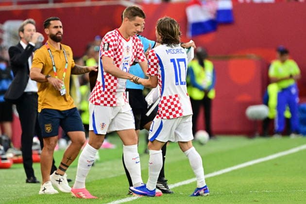 FIFA World Cup, WM, Weltmeisterschaft, Fussball 2026 - Group L - Panama vs Croatia Luka Modric of Croatia (R) interacts with his teammate Mario Pasalic as he substitutes him during the FIFA World Cup 2026 group stage match Panama against Croatia, in Toronto, Canada, 23 June 2026. TORONTO United States  Copyright: xEDUARDOxLIMAx