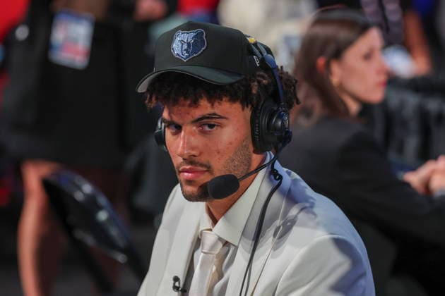 NBA, Basketball Herren, USA Draft round one at Barclays Center American basketball player Cameron Boozer speaks to a reporter after he was drafted by the Memphis Grizzles during the first round of the 2026 NBA Draft at the Barclays Center in the Brooklyn borough of New York, New York, USA, 23 June 2026. NEW YORK NEW YORK United States  Copyright: xSARAHxYENESELx