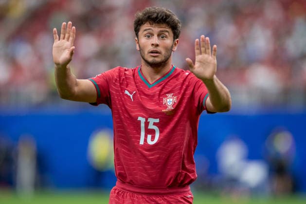 June 23, 2026: Portugal midfielder Joao Neves (15) during a FIFA World Cup, WM, Weltmeisterschaft, Fussball Group K match between Portugal and Uzbekistan in Houston, TX. .. CSM FIFA World Cup 2026: Portugal Vs Uzbekistan JUN 23  - ZUMAc04_ 20260623_zma_c04_139 Copyright: xTraskxSmithx