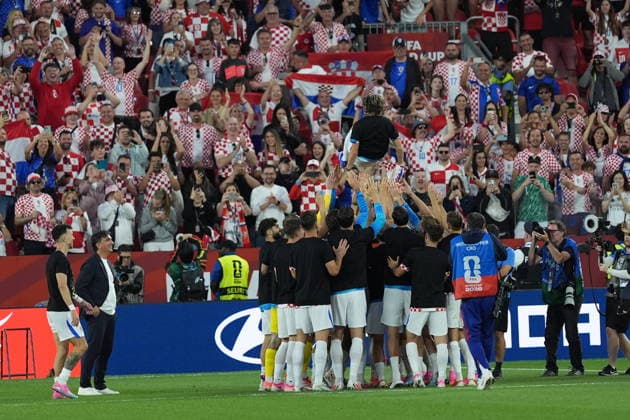 Panama v Croatia - FIFA World Cup, WM, Weltmeisterschaft, Fussball 2026 - Group L TORONTO, CANADA - JUNE 23: Players of Croatia lift the Luka Modric after the 2026 FIFA World Cup First Stage Group L match between Panama and Croatia at Toronto Stadium (BMO Field) in Toronto, Ontario, Canada on June 23, 2026. Mert Alper Dervis Anadolu Ontario Canada. Editorial use only. Please get in touch for any other usage.  Copyright: x2026xAnadoluxMertxAlperxDervisx